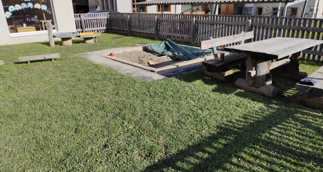 Spielplatz Kindergarten / Scoleta Zillis (oua_611519338_image) Spielplatz Kindergarten / Scoleta Zillis (oua_611519338_image)