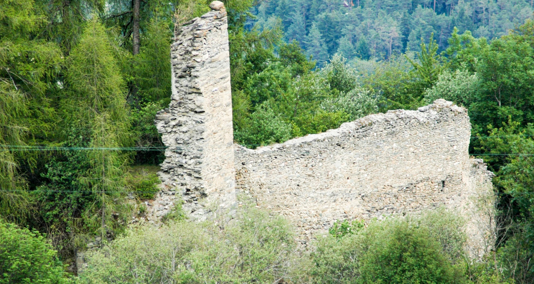Burgruine Heinzenberg (oua_611519485_image) Burgruine Heinzenberg (oua_611519485_image)