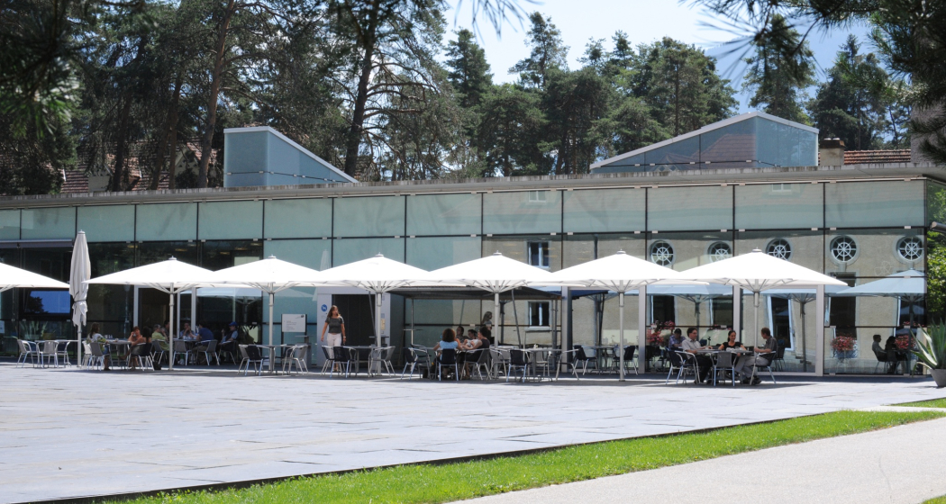 Restaurant La Plazza, Klinik Beverin (oua_611519639_image) Restaurant La Plazza, Klinik Beverin (oua_611519639_image)
