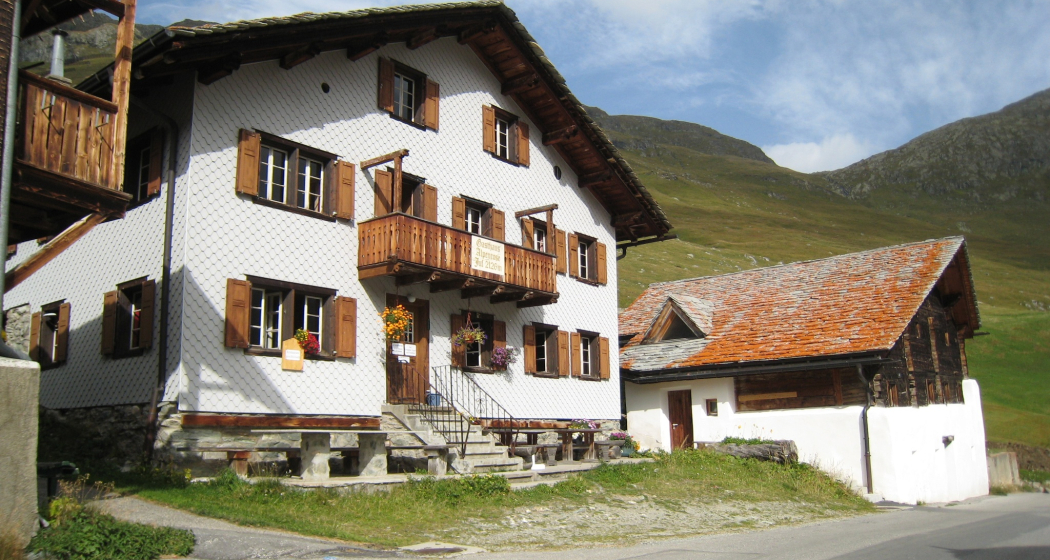 Gasthaus Alpenrose Juf (oua_611520212_image) Gasthaus Alpenrose Juf (oua_611520212_image)