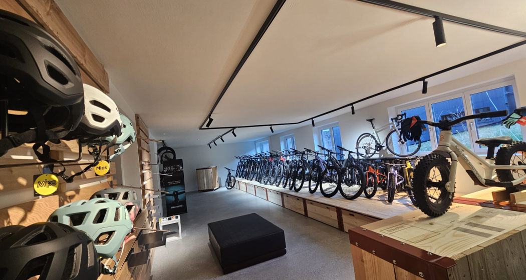 Il Nucleus – Bike Store & Trailschool (oua_611571472_image) Il Nucleus – Bike Store & Trailschool (oua_611571472_image)