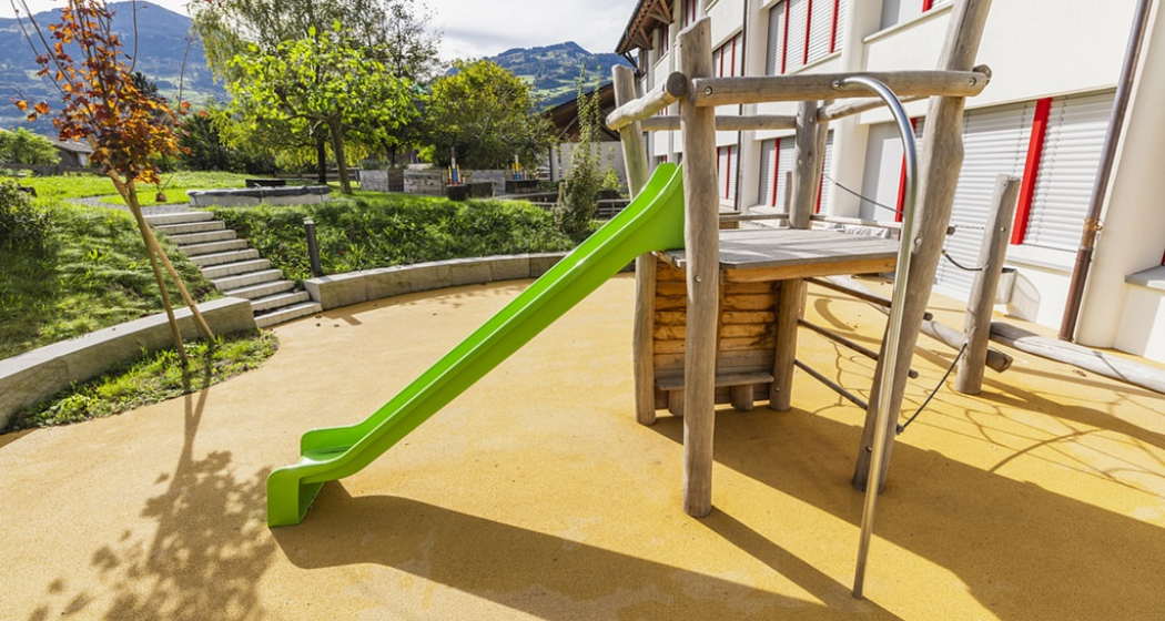 Spielplatz Camilu Schule Berschis (oua_613104234_image)