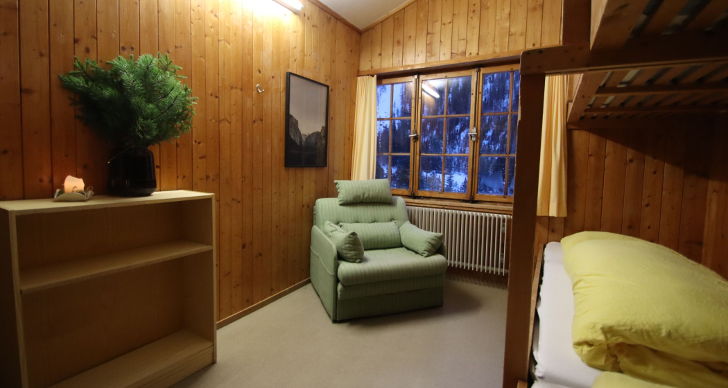 Zimmer (4 Personen<9 Zimmer (4 Personen<9