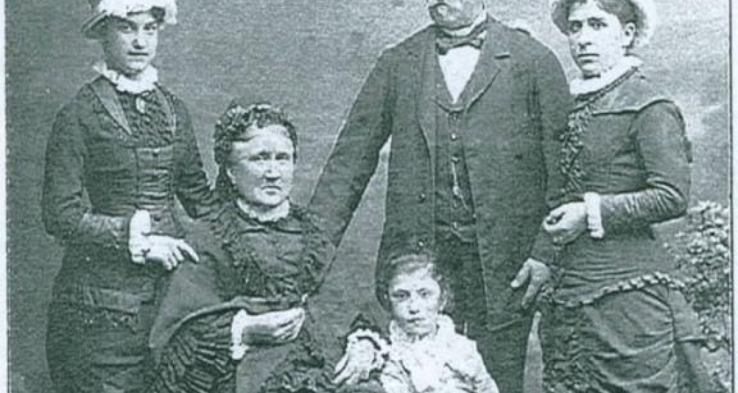 Die Familie von Andrea Fasciati, dem Erbauer des Palazzo, um 1870. Die Familie von Andrea Fasciati, dem Erbauer des Palazzo, um 1870.