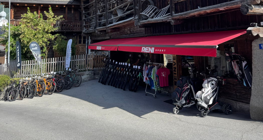 Aussenanscht des Reni Sports in Brigels Aussenanscht des Reni Sports in Brigels