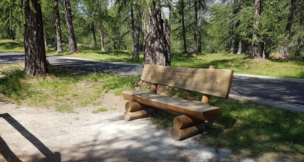 Sitzbank eingangs Fextal (oua_620279268_image) Sitzbank eingangs Fextal (oua_620279268_image)