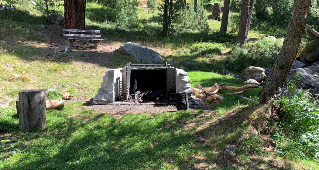 Feuerstelle beim Ovelin da la Spusa (oua_620280504_image)