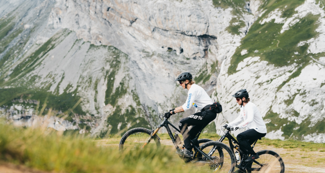 Crest Da Tiarms by Dani, Peaks Place Laax (oua_63480404_image) Crest Da Tiarms by Dani, Peaks Place Laax (oua_63480404_image)