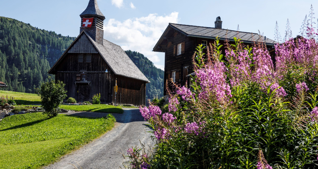 Holzkirche Obermutten Holzkirche Obermutten