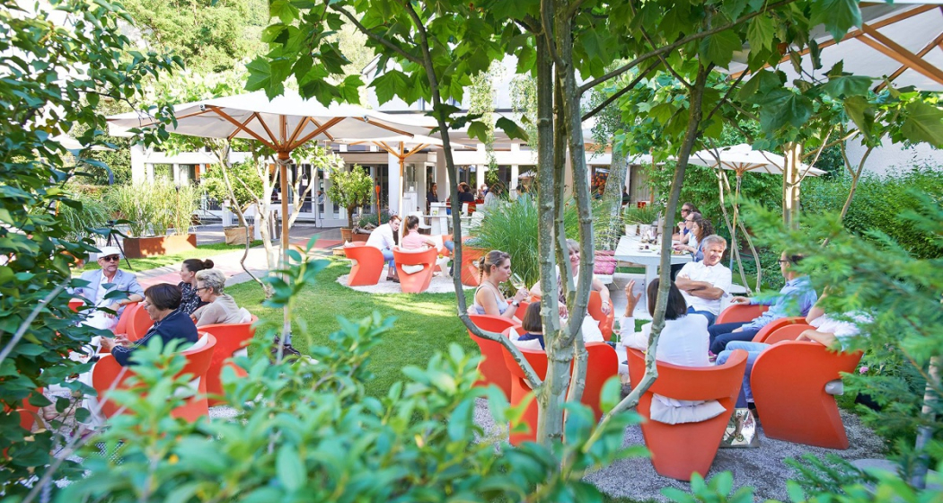 Garten vom B12 Caffè, Bar, Restaurant