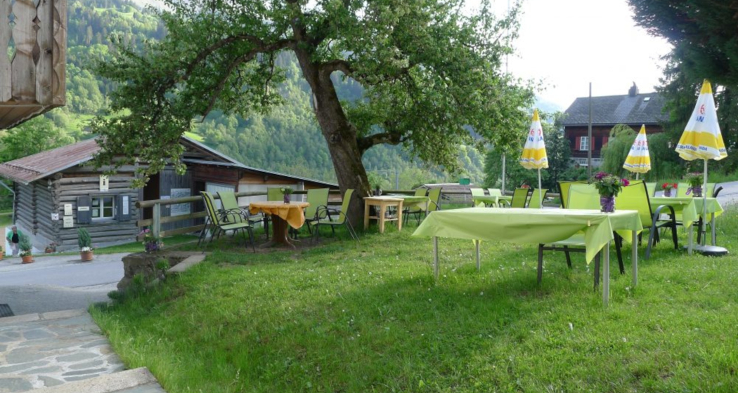 Das Foto zeigt das Restaurant des Camping Garvera in Cumpadials