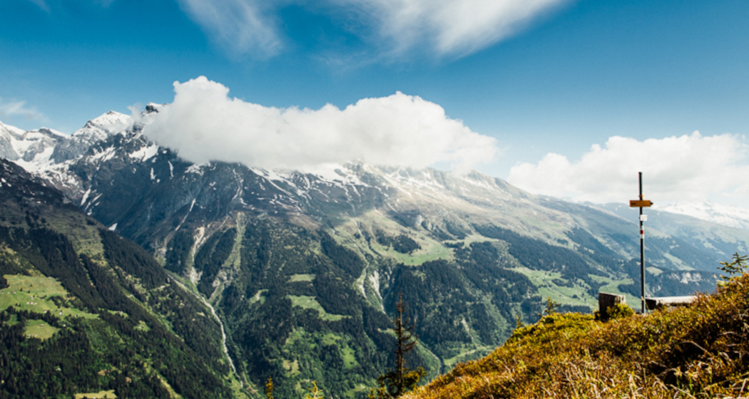 Das Foto zeigt die Aussicht vom Grillplatz Tgiern Grond Das Foto zeigt die Aussicht vom Grillplatz Tgiern Grond