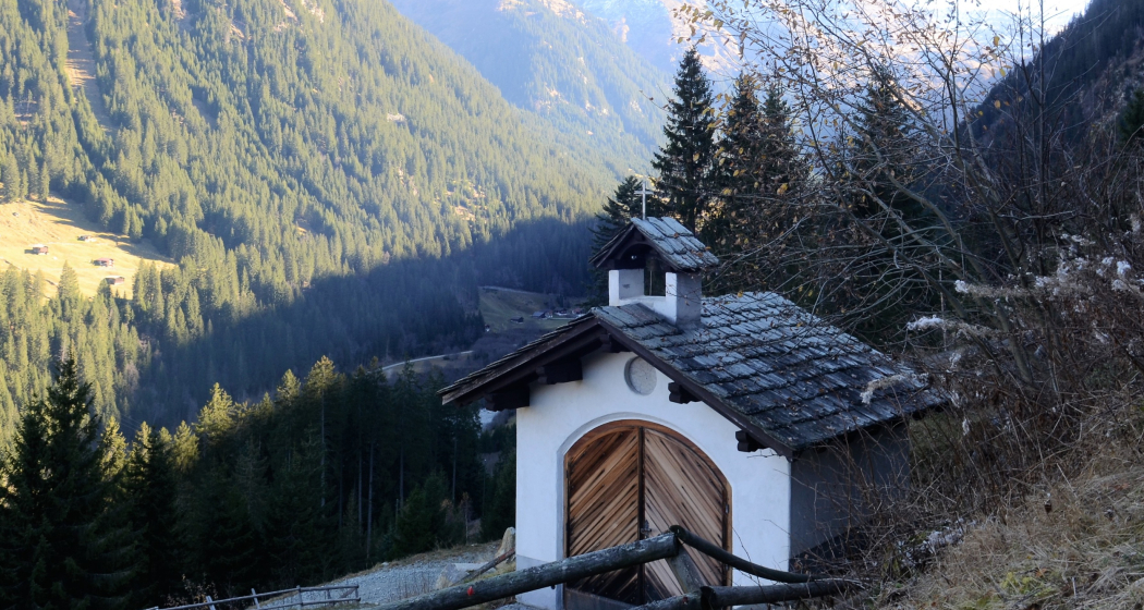 Das Foto zeigt die Kapelle St. Benedikt Crest in Tenigerbad Das Foto zeigt die Kapelle St. Benedikt Crest in Tenigerbad