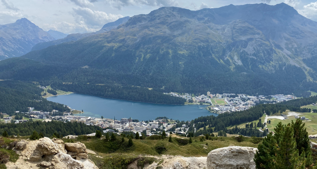 Blick runter auf den St. Moritzersee Blick runter auf den St. Moritzersee