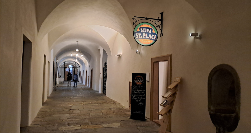 Eingang zur Stiva S. Placi Eingang zur Stiva S. Placi