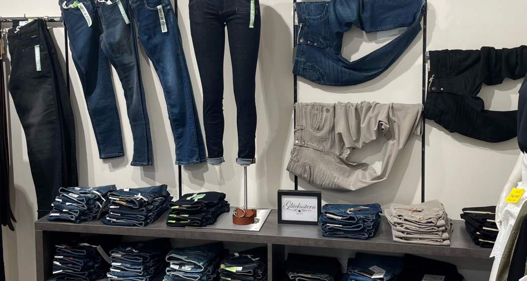 Pepe Jeans vom Modehaus Decurtins in Ilanz Pepe Jeans vom Modehaus Decurtins in Ilanz