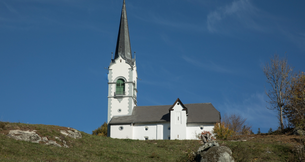 Katholische Pfarrkirche St. Zeno in Ladir Katholische Pfarrkirche St. Zeno in Ladir