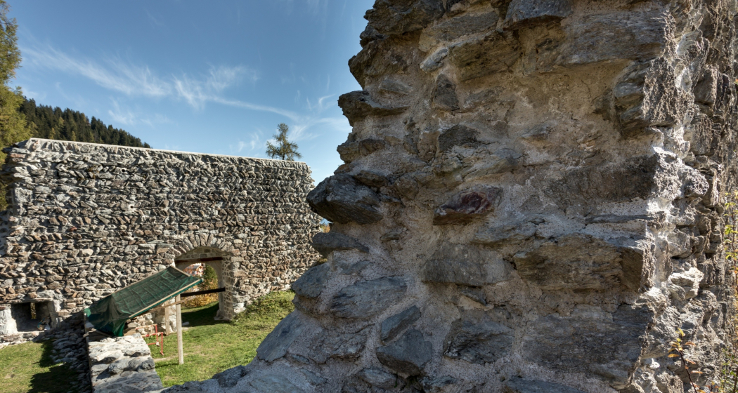Ruine Frauenberg in Ruschein Ruine Frauenberg in Ruschein