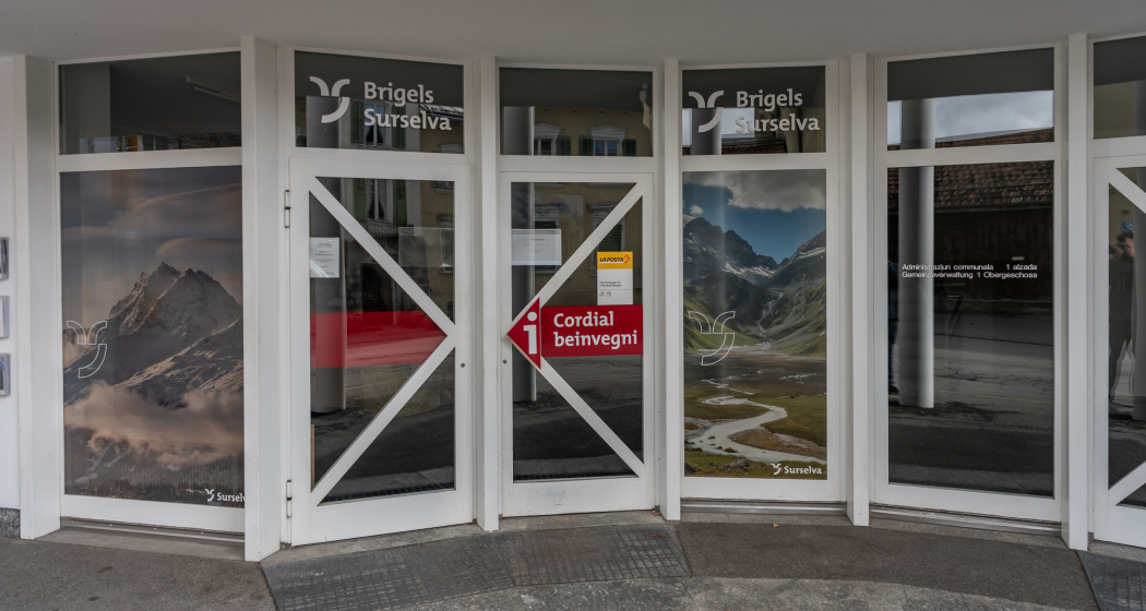 Aussenaufnahme des Infobüros/Post Brigels Aussenaufnahme des Infobüros/Post Brigels
