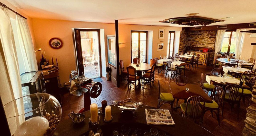 La sala del Ristorante Al Cacciatore La sala del Ristorante Al Cacciatore