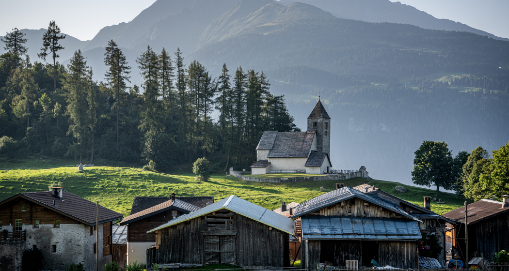 Von Laax über die Sonnenhänge der Surselva zum Panixersee (oua_79178952_image)