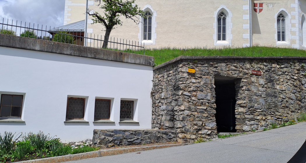 Wasserbrunnen Kirche Sogn Martin Flims Dorf (oua_79181785_image) Wasserbrunnen Kirche Sogn Martin Flims Dorf (oua_79181785_image)