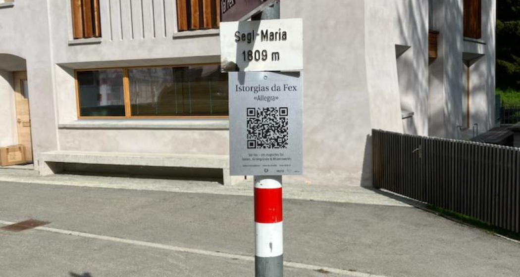 Start: Tafel beim Wegweiser am Dorfplatz Sils Maria. Start: Tafel beim Wegweiser am Dorfplatz Sils Maria.