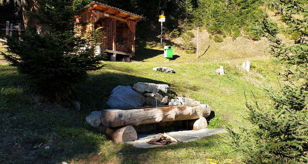 Brunnen Grillstelle Holderboden Brunnen Grillstelle Holderboden