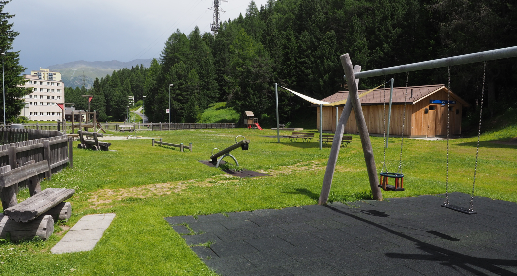 Kinderspielplatz Via da l'Ova Cotschna (oua_82358128_image) Kinderspielplatz Via da l'Ova Cotschna (oua_82358128_image)