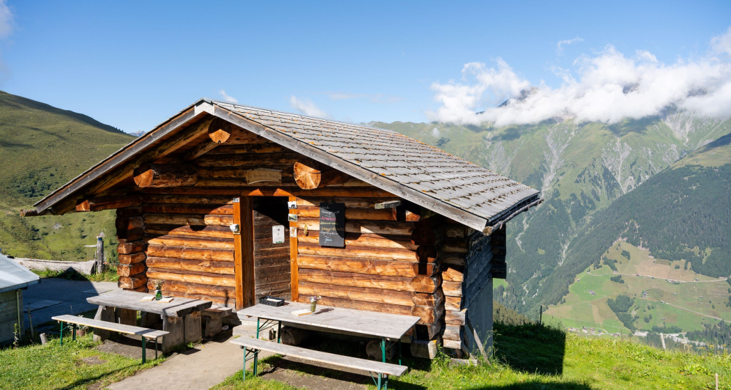Alp Bischola - Hirtinnenbeiz Alp Bischola - Hirtinnenbeiz