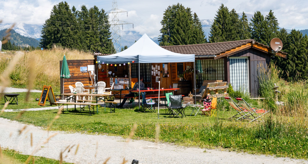 Das Kafi Stübali beim Stellplatz +plus+ Heinzenberg-Lescha Das Kafi Stübali beim Stellplatz +plus+ Heinzenberg-Lescha