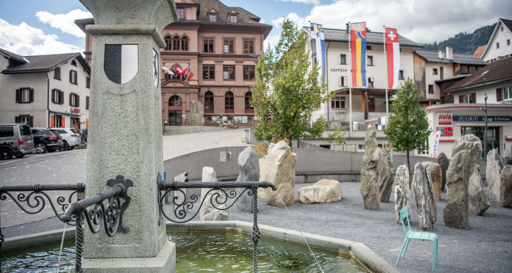 Stadtbrunnen / Landsgemeindeplatz, Ilanz (oua_86499856_image) Stadtbrunnen / Landsgemeindeplatz, Ilanz (oua_86499856_image)