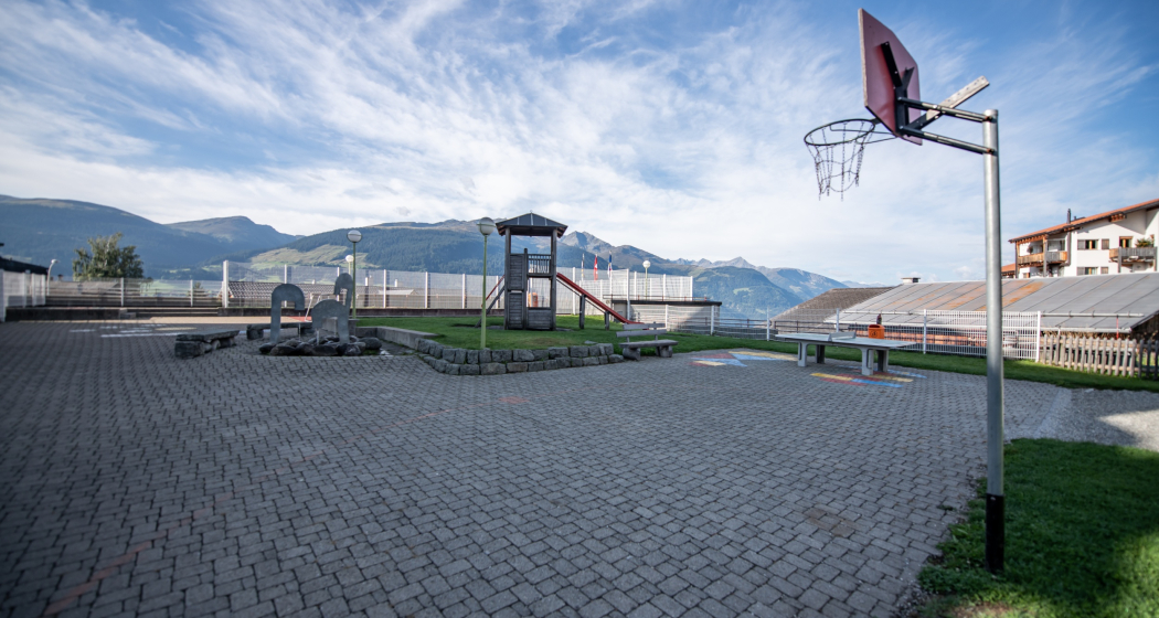 Spieplatz Schulhausplatz Brigels