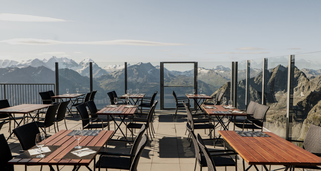 Restaurant Piz Nair 10000 Feet (oua_87237806_image) Restaurant Piz Nair 10000 Feet (oua_87237806_image)