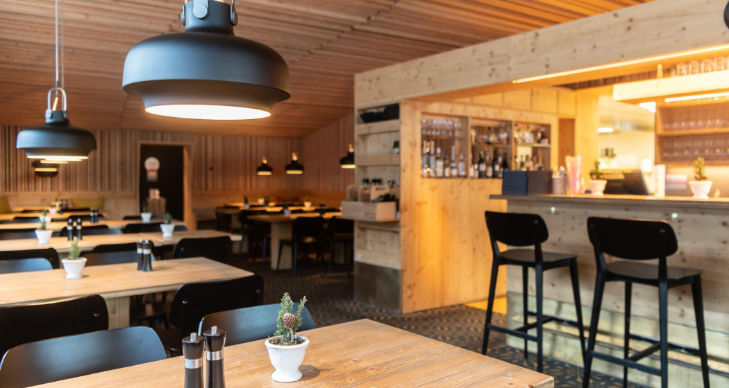 Portal Innenansicht mit Bar