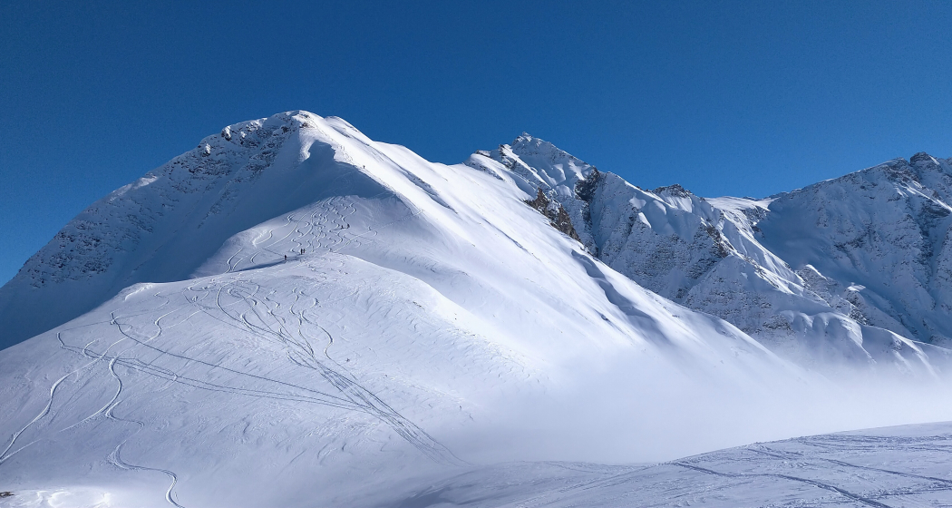 Von der Cauma mit Blick zum Dutjerhorn und dem Piz Riein Von der Cauma mit Blick zum Dutjerhorn und dem Piz Riein
