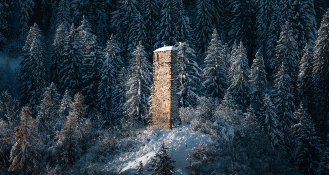 Die Burgruine Cagliatscha im Winter Die Burgruine Cagliatscha im Winter