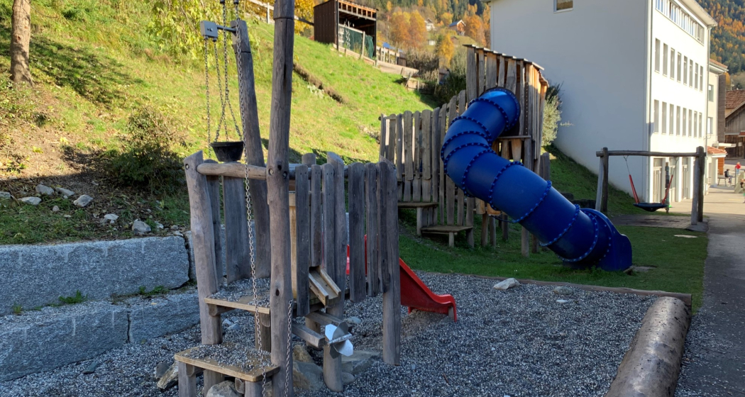 Spielplatz Tomils Spielplatz Tomils