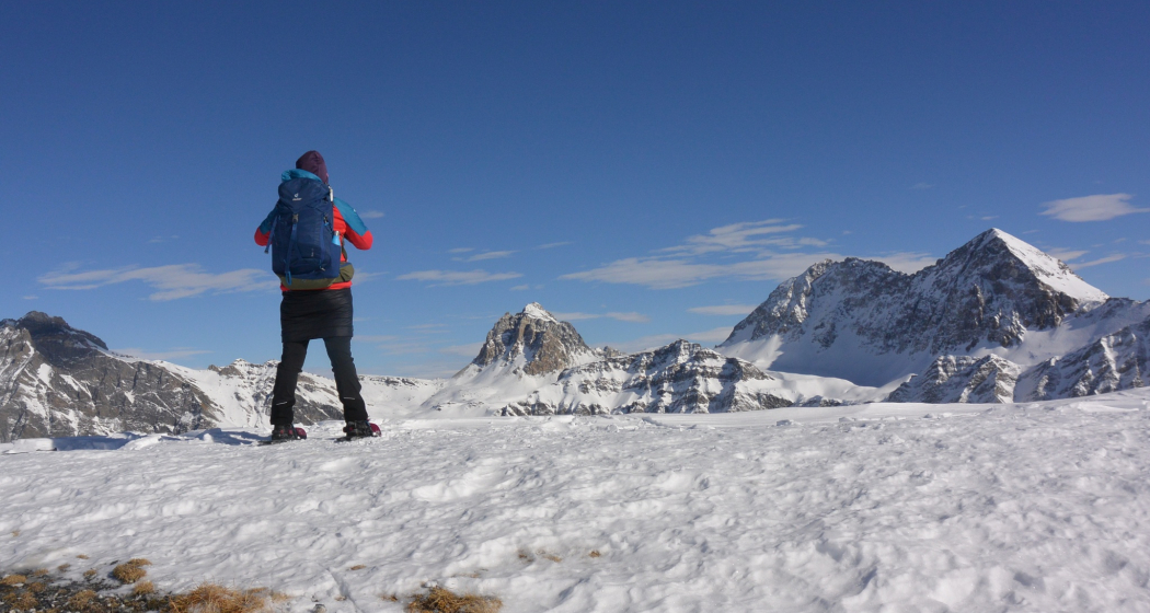 Der Gipfel ist oft abgeblasen - dafür die Aussicht umso schöner.