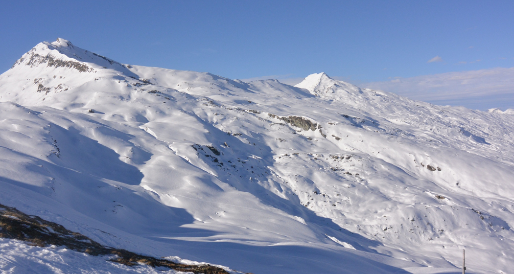 Sicht talauswärts zum Tällihorn und Günerhorn