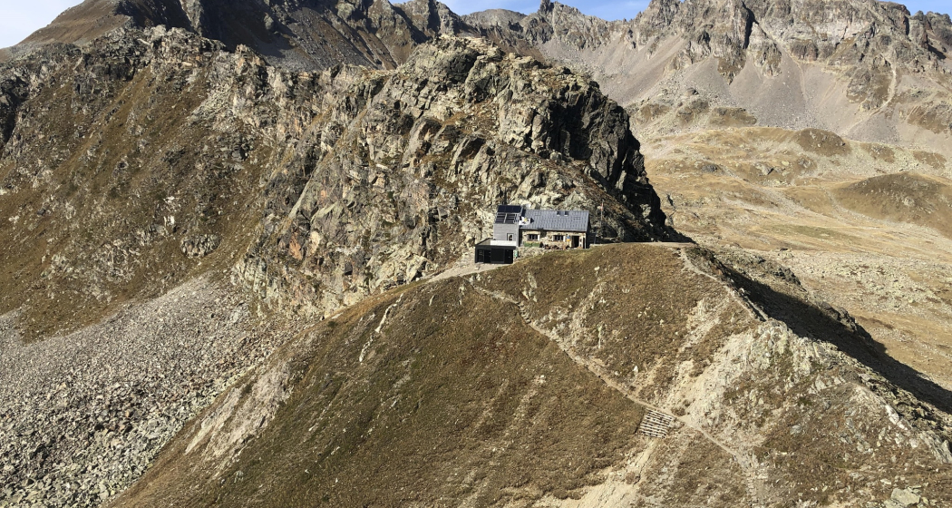 Die Medelserhütte nach dem Umbau von 2023 Die Medelserhütte nach dem Umbau von 2023