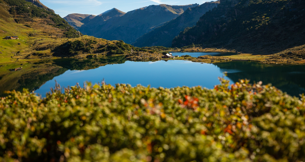 Murgsee mit Murgseehütte Murgsee mit Murgseehütte