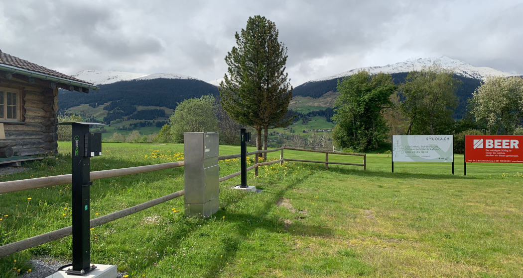 zwei Autoladestationen bei Tschuppina in Brigels zwei Autoladestationen bei Tschuppina in Brigels