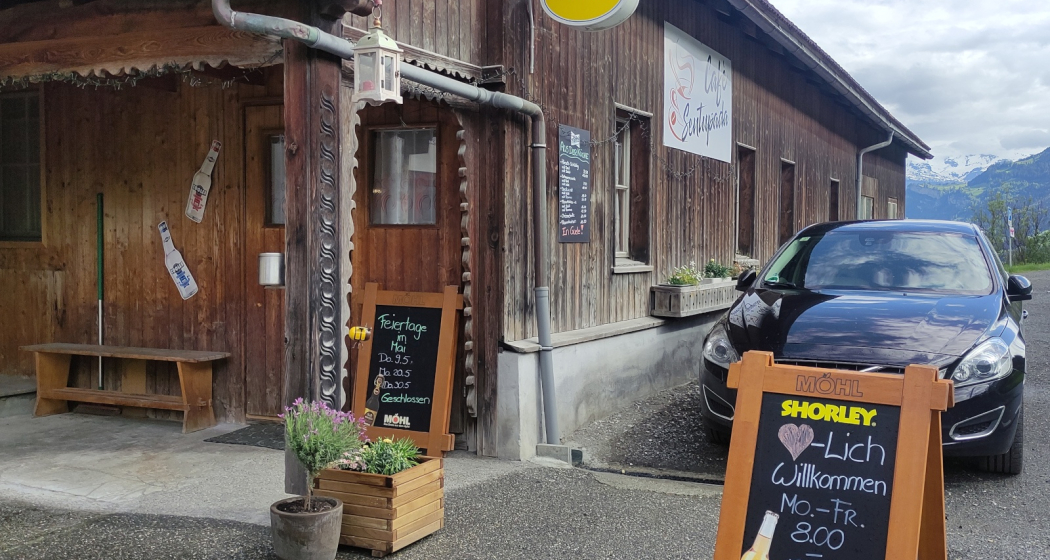 Aussenansicht Café Sentupada Aussenansicht Café Sentupada