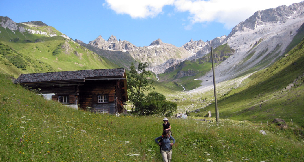 Auf dem Wanderweg vom Edelweiss nach St. Antönien