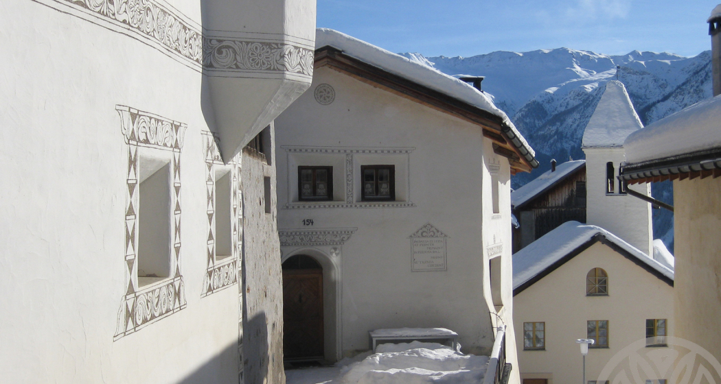 Engadinerhaus im Winter Engadinerhaus im Winter
