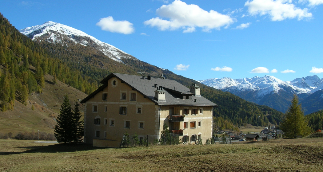 Ferienhaus mit Blick Richtung Val Müstair Ferienhaus mit Blick Richtung Val Müstair
