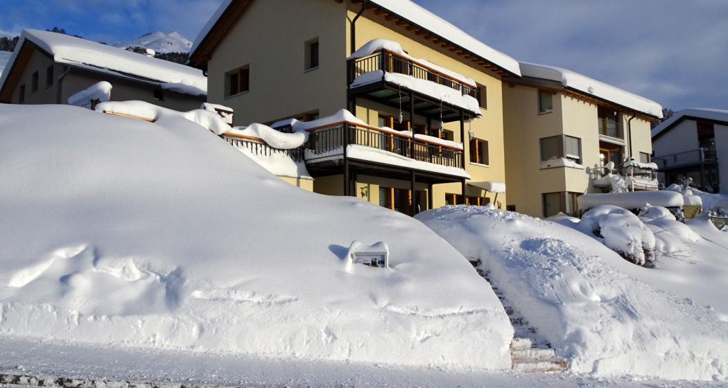 Sonnige Lage und Panoramasicht (Wohnung im Erdgeschoss) Sonnige Lage und Panoramasicht (Wohnung im Erdgeschoss)