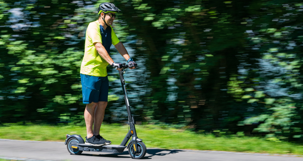 E-Scooter fahren am Walensee E-Scooter fahren am Walensee