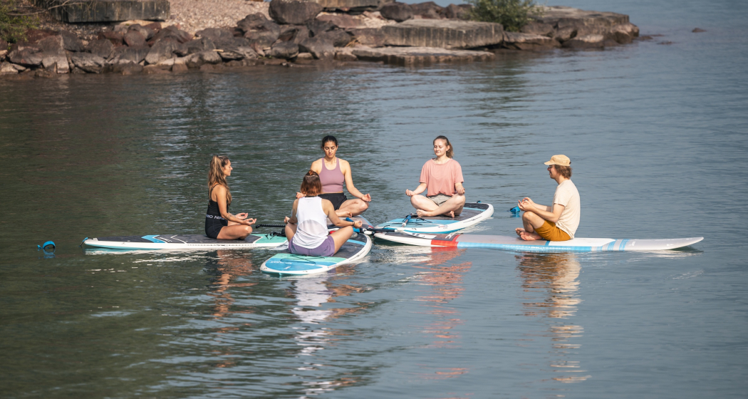 SUP Yoga auf dem Walensee SUP Yoga auf dem Walensee